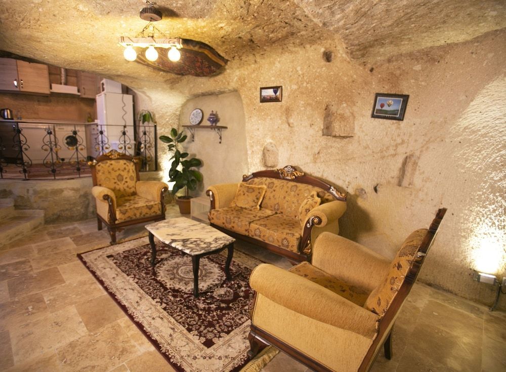 Kamelya Cave Hostel - Adults Only 2