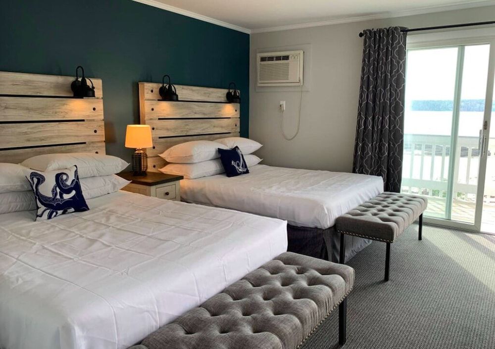 Smuggler's Cove Inn 2
