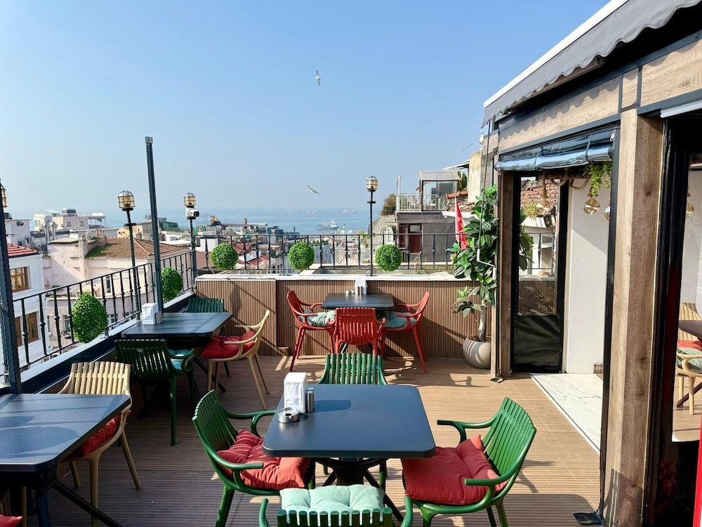 The Istanbul Holiday Hotel 1