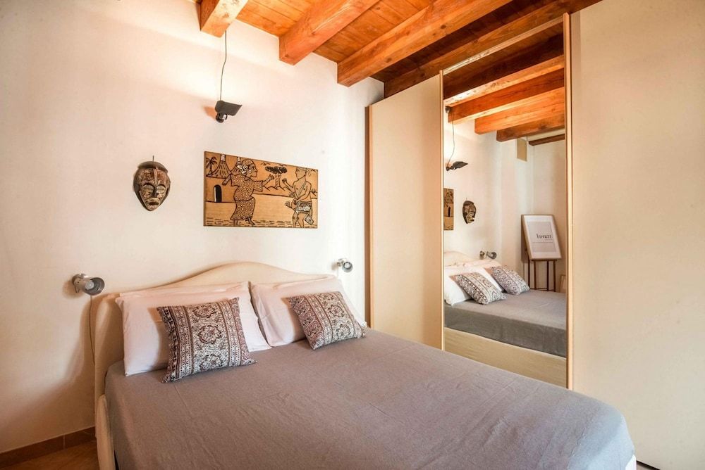 Nice Apartment in Palazzo Vatticani by Wonderful Italy 2