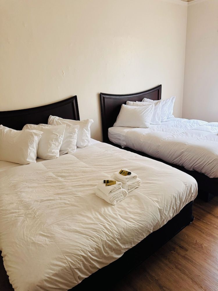 Riviera Hotel 2