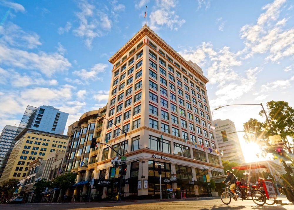 Gaslamp Plaza Suites 1