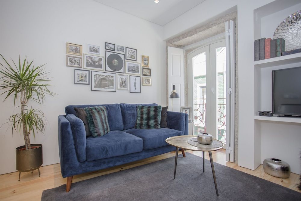 Liiiving in Porto - Cozy & Chic Downtown 1