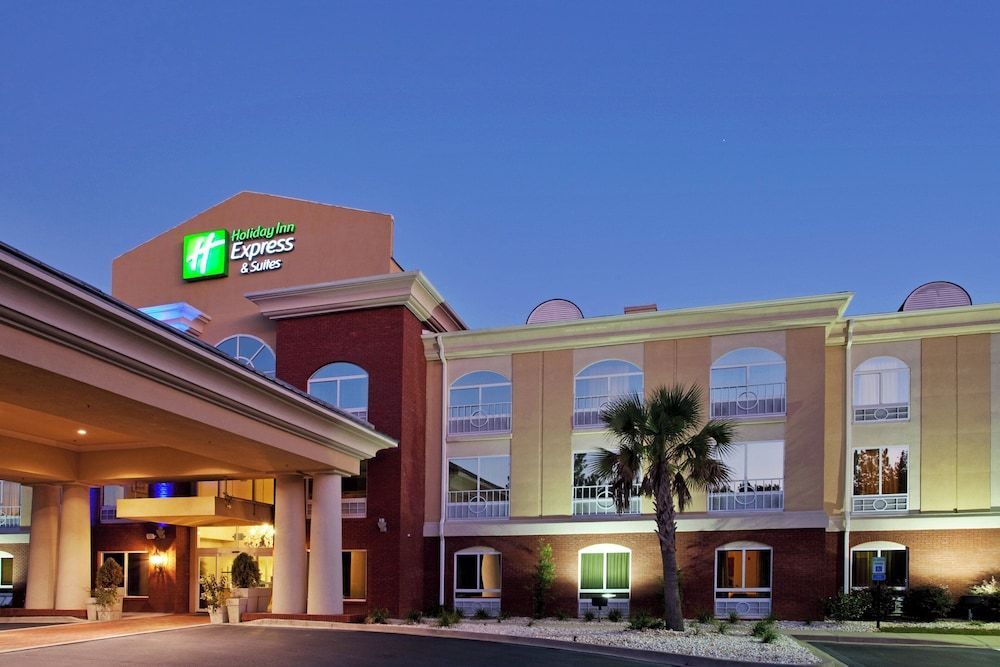 Holiday Inn Express & Suites CAMDEN-I20 (HWY 521) by IHG 1