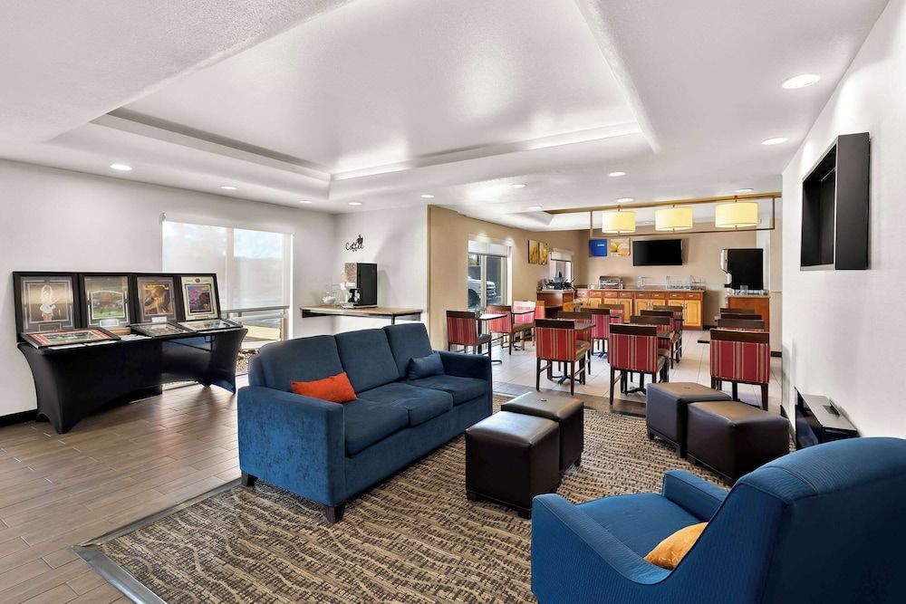Comfort Inn & Suites near Kino Sports Complex 2