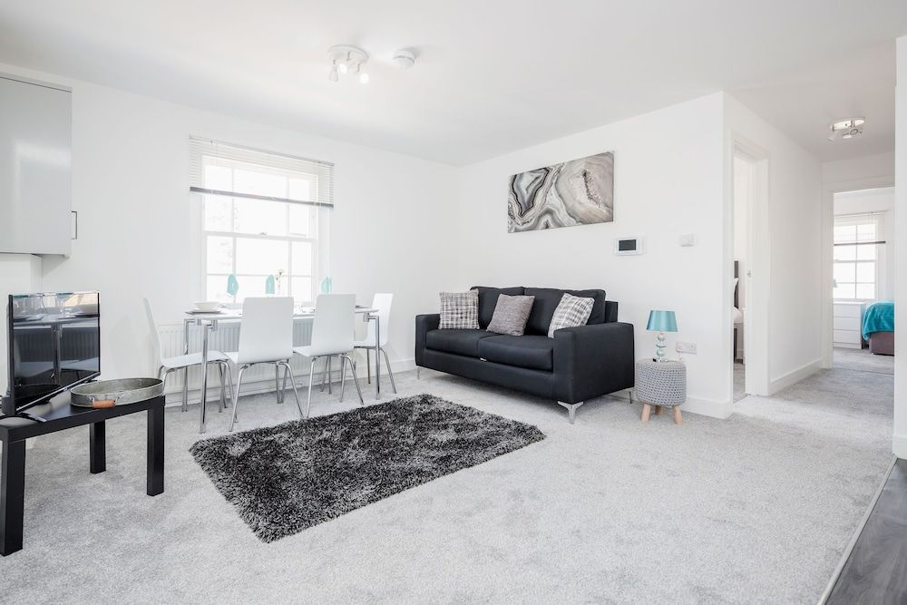 Elthorne Luxury Apartments 1