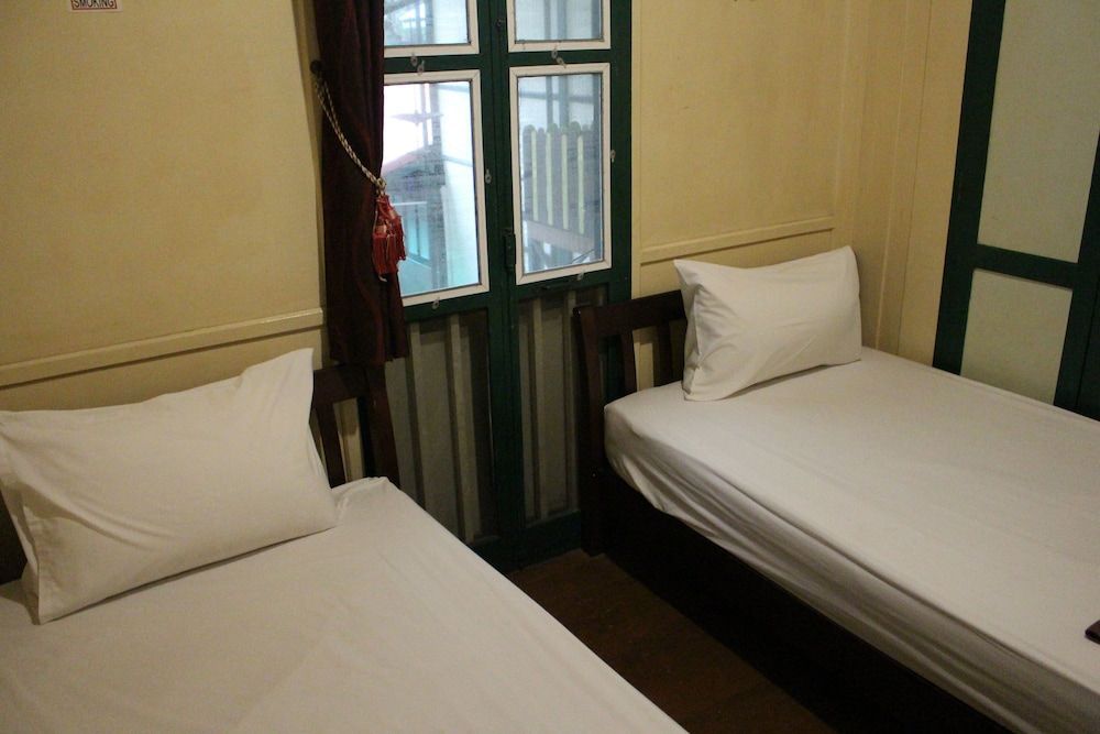 Samsen Sam Place 2