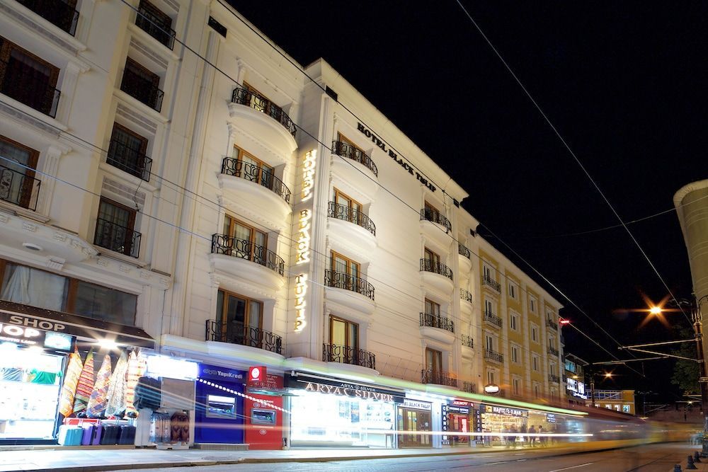 Weingart Black Tulip Hotel 1
