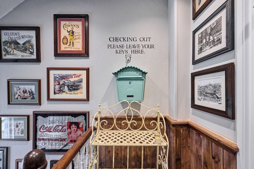 The Crown Pub & Guesthouse 2
