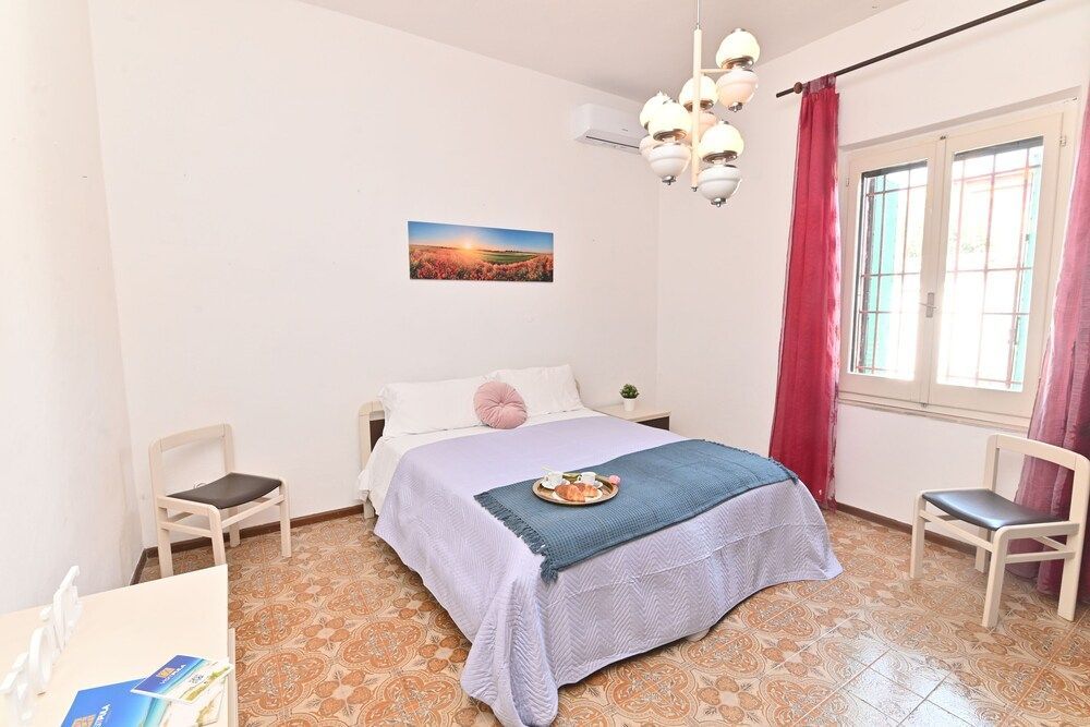 IzzHome Colonial 2