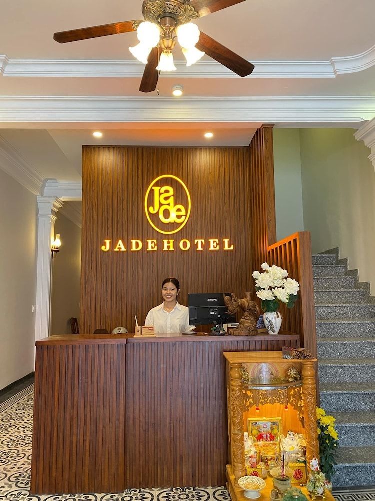 Jade Hotel 1