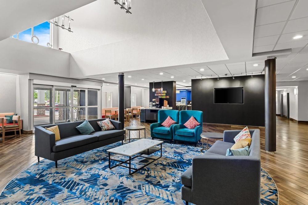 Comfort Suites Columbia at Harbison 2