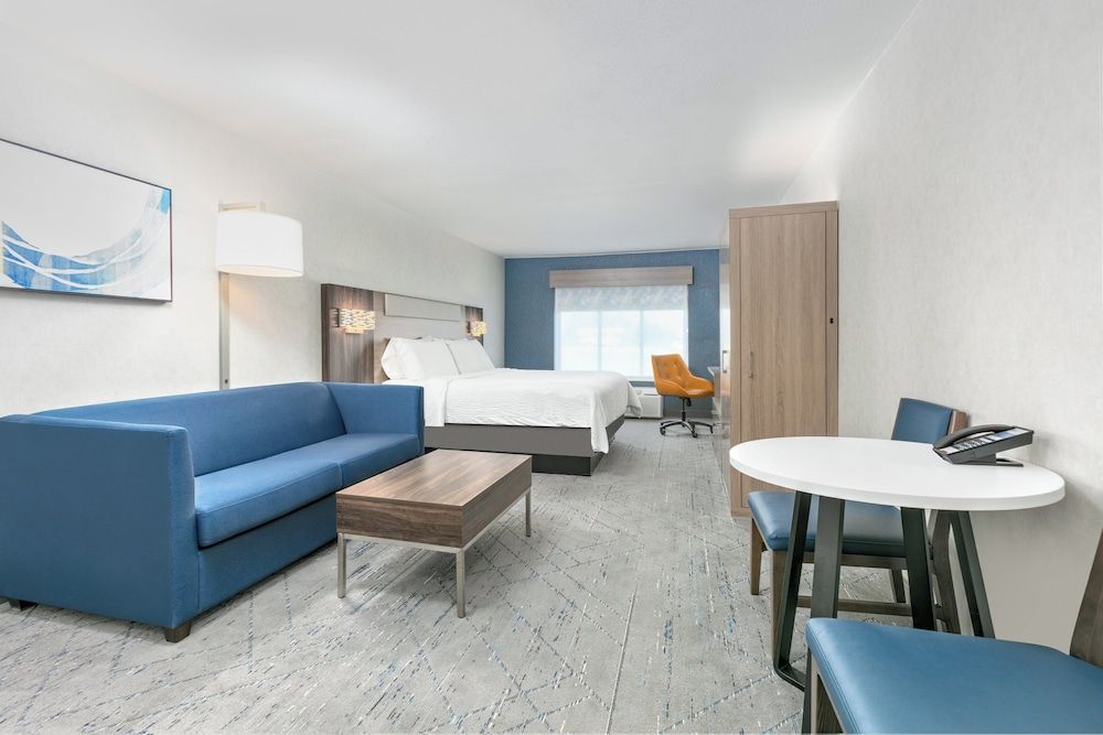 Holiday Inn Express & Suites VALPARAISO by IHG 1