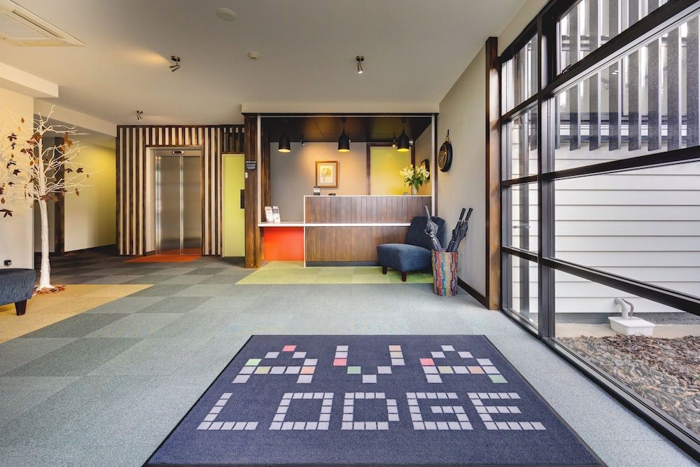 Ava Lodge 2