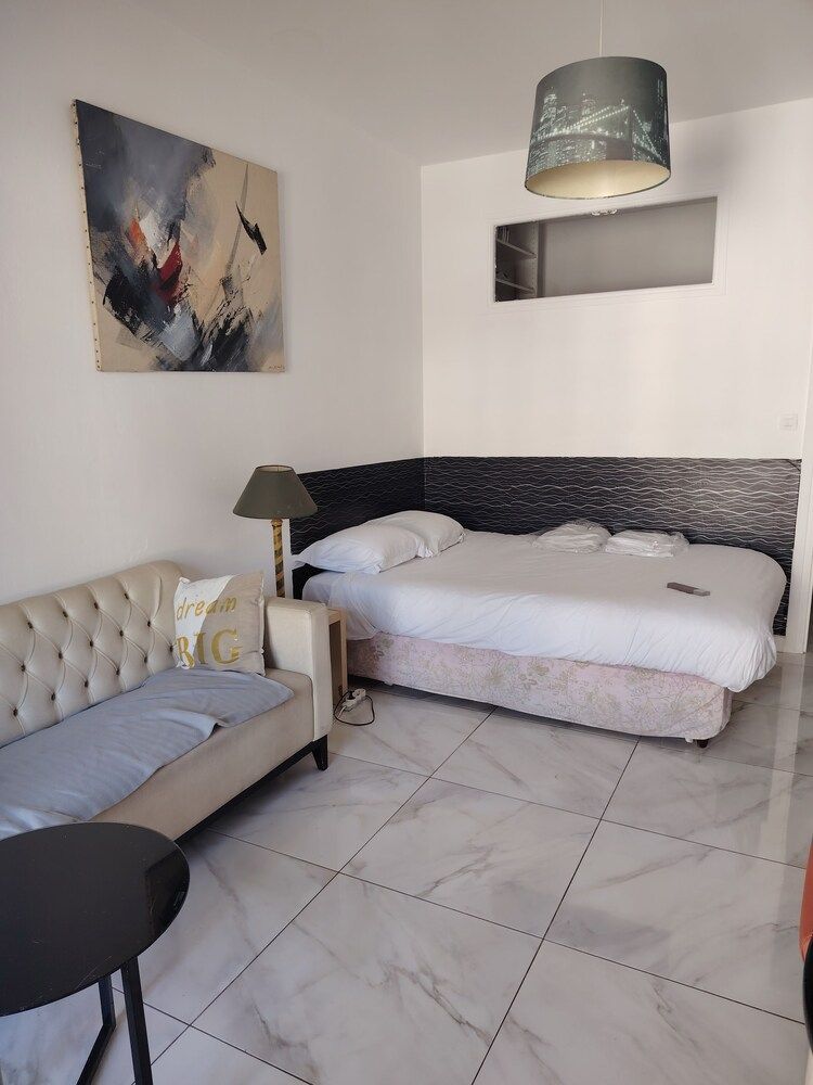 Sweet Accommodation 1