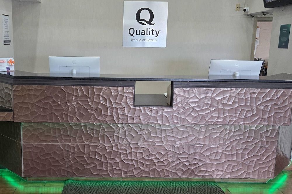 Quality Inn Kansas City International Airport 2