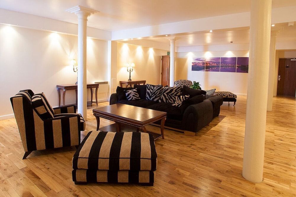 Aberdeen Douglas Hotel 2