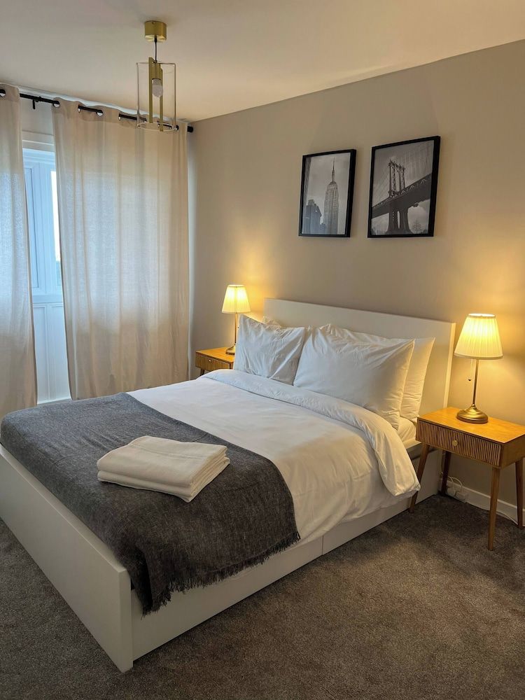 Stunning 2-bed Apart in the Heart of Aberdeen 2