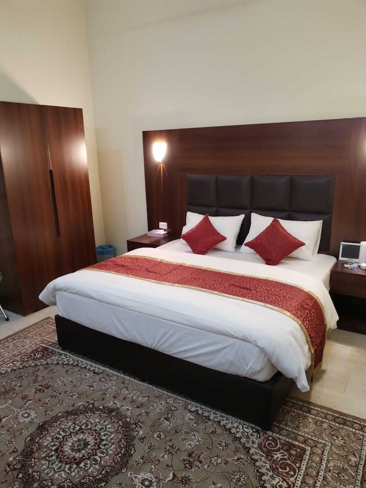 Al Eairy Serviced Apartments Company 1 1