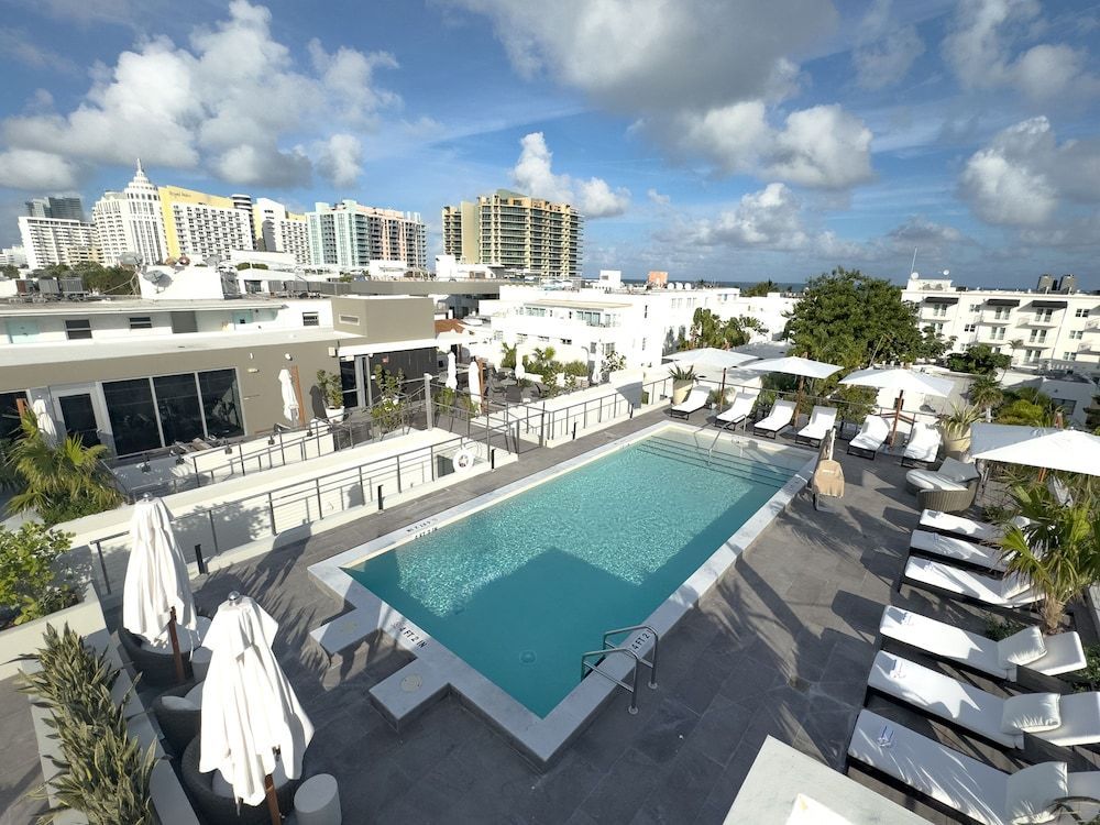 Nassau Suite South Beach, an All-Suite Hotel 1