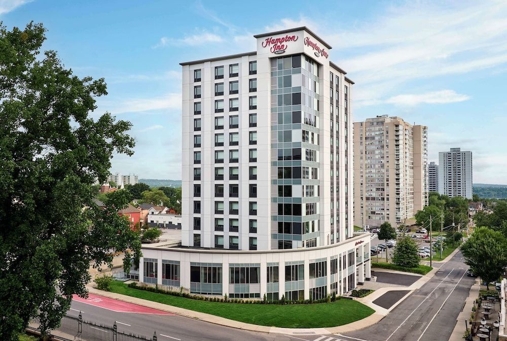 Hampton Inn By Hilton Hamilton 1