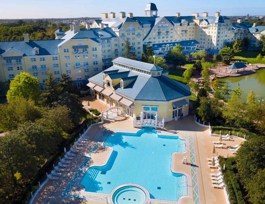 Disney Newport Bay Club + Tickets 1