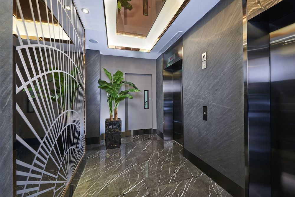 Hotel 81 Orchid 2