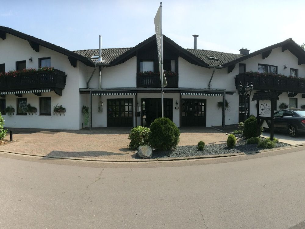 Landhotel Linden am Venekotensee 1