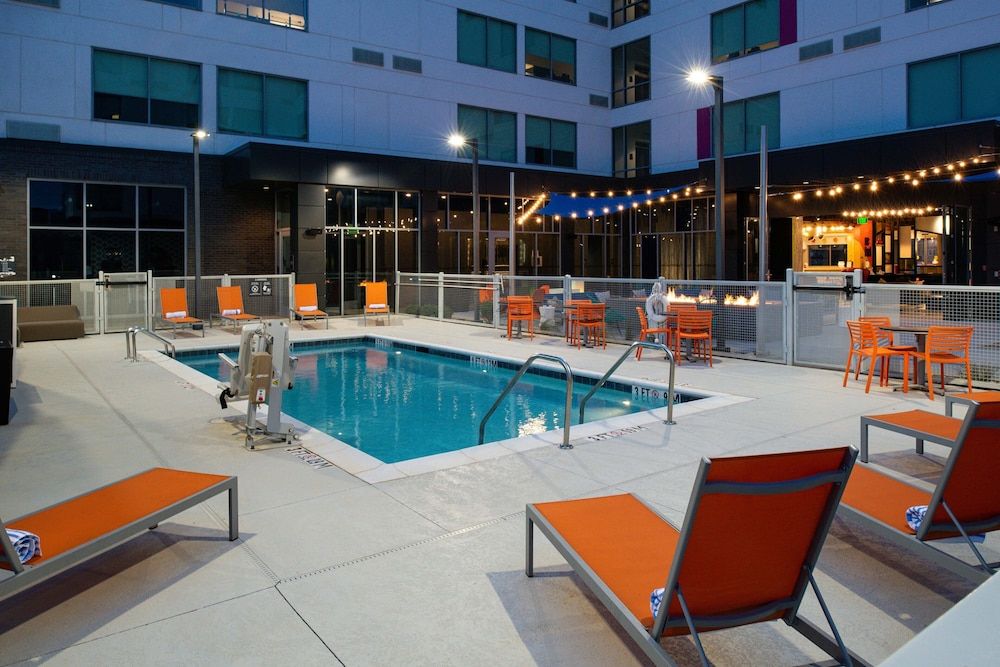 Aloft by Marriott Charlotte Airport 1