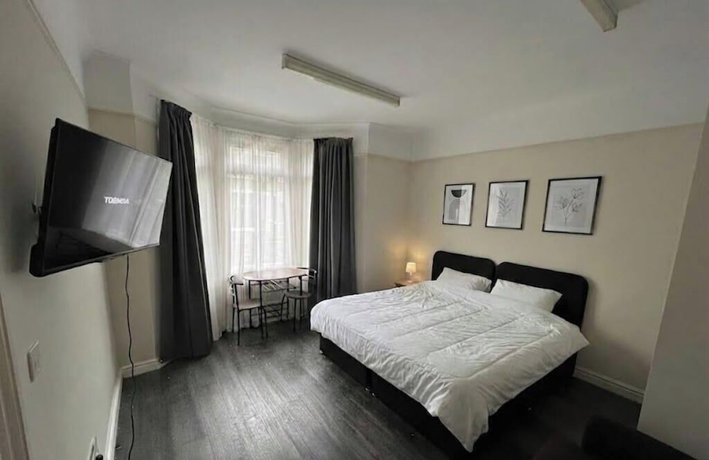 Gassiot House 1
