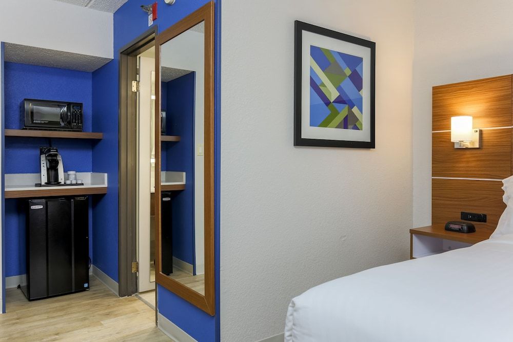 Holiday Inn Express MILWAUKEE-WEST MEDICAL CENTER by IHG 2