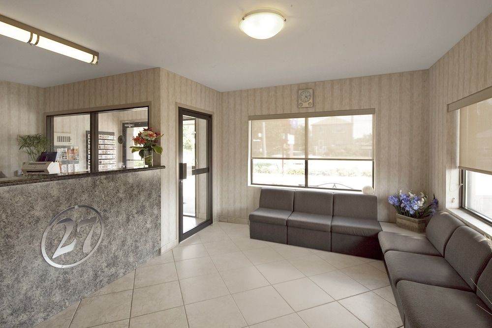 Stay Inn Express Toronto 2