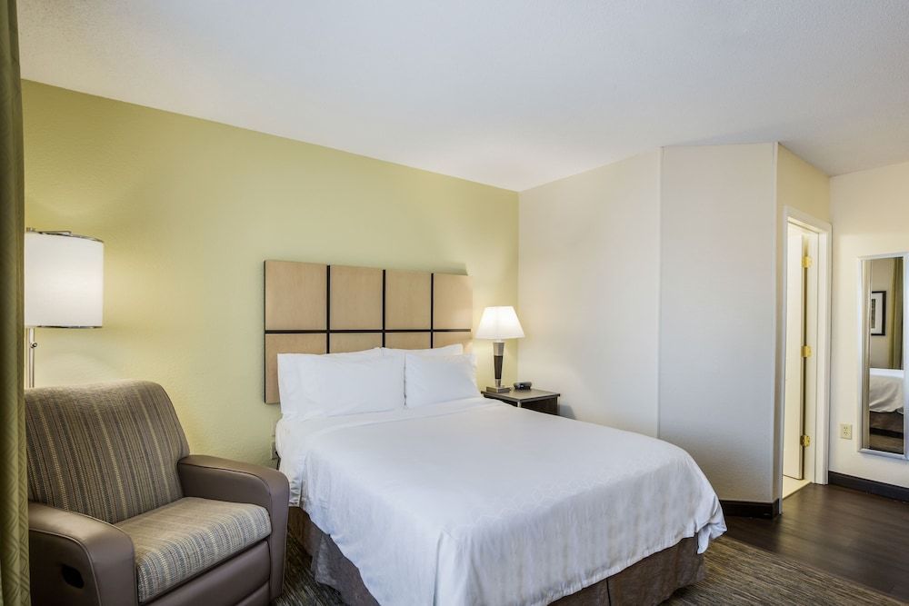 Candlewood Suites VIRGINIA BEACH TOWN CENTER by IHG 2