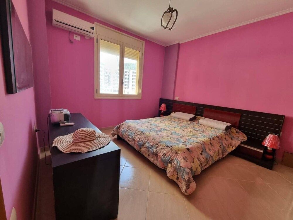Lungomare Daily Sleeps 2 Beachfront 2