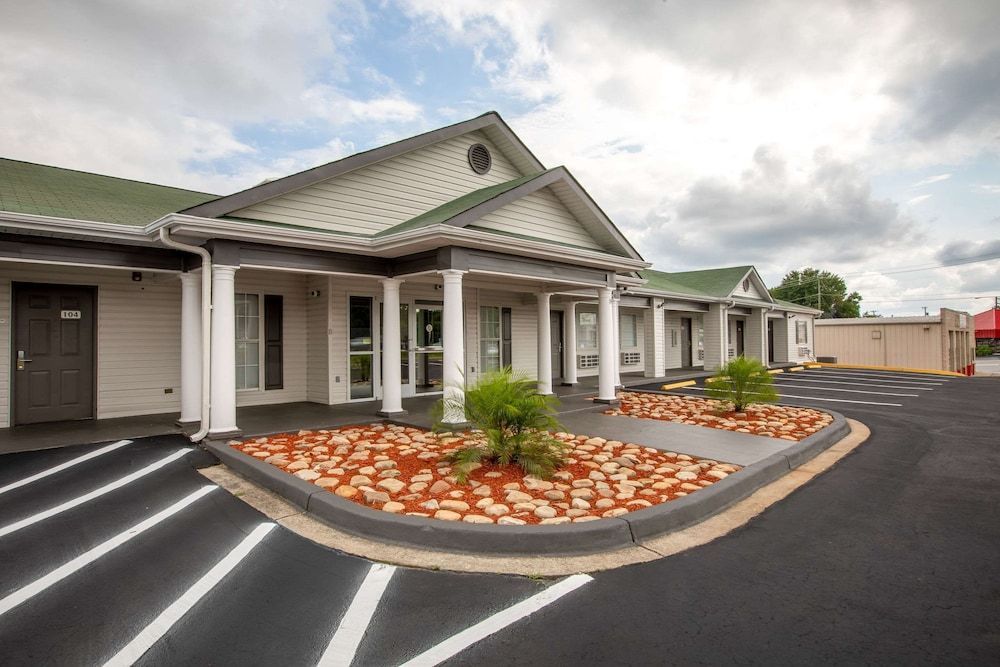 Suburban Studios Spartanburg - I-26 1