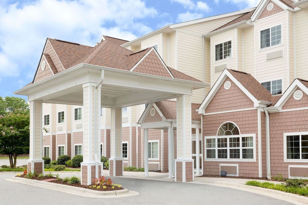 Microtel Inn & Suites by Wyndham Greenville/University Medic 1