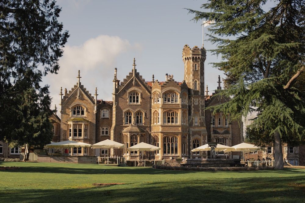 Oakley Court 1
