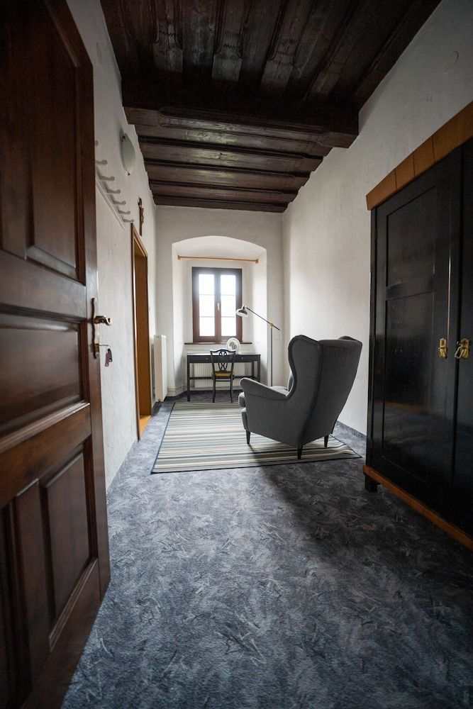 Hostel Javni Zavod Mekinjski Samostan 2