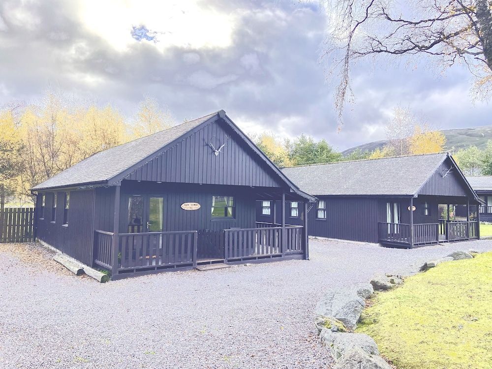 Braemar Lodge Cabins 1