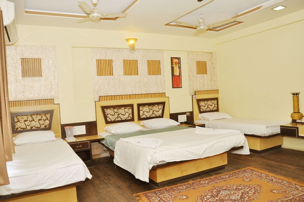 Hotel Sai Suraj Palace 1