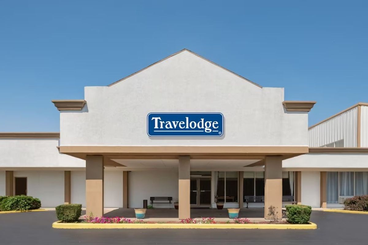 Travelodge by Wyndham Zanesville 1