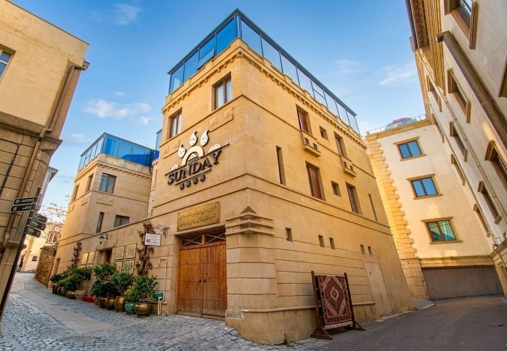 Sunday Hotel 1