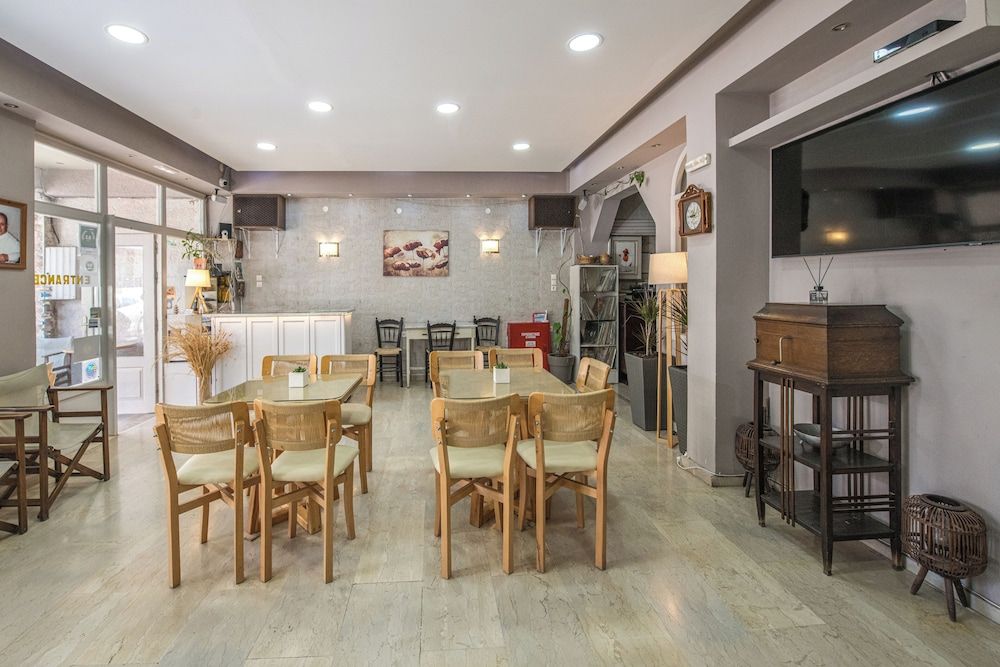 Bikakis Family Apartments 1