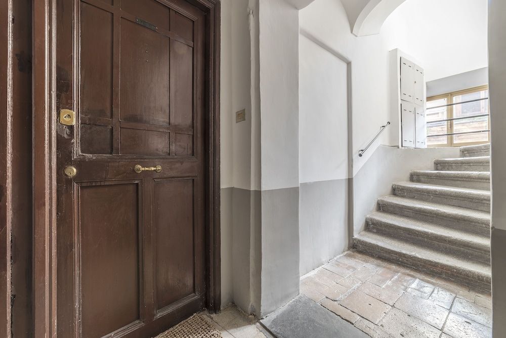 GuestHost - Montecitorio & Pantheon Stylish Flat 2