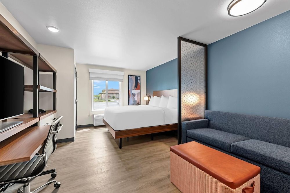 Everhome Suites Brownsville 1