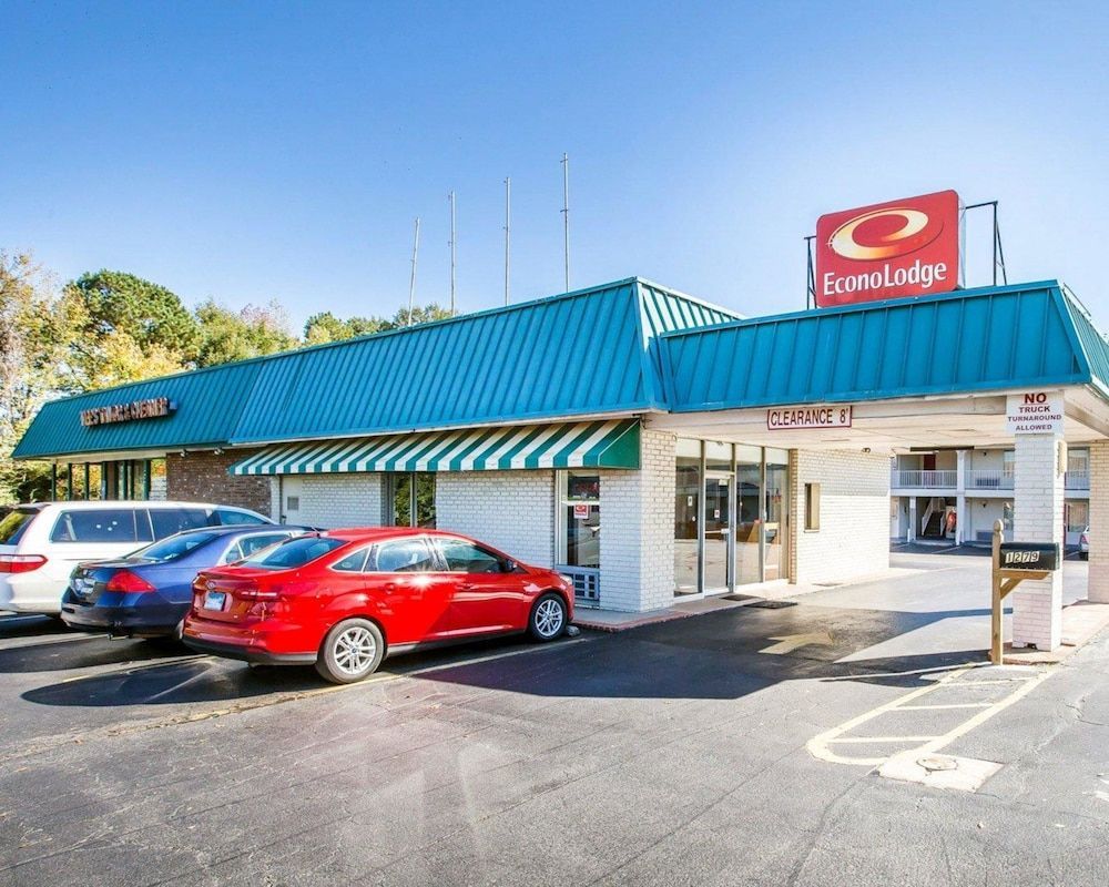 Econo Lodge McDonough South 1