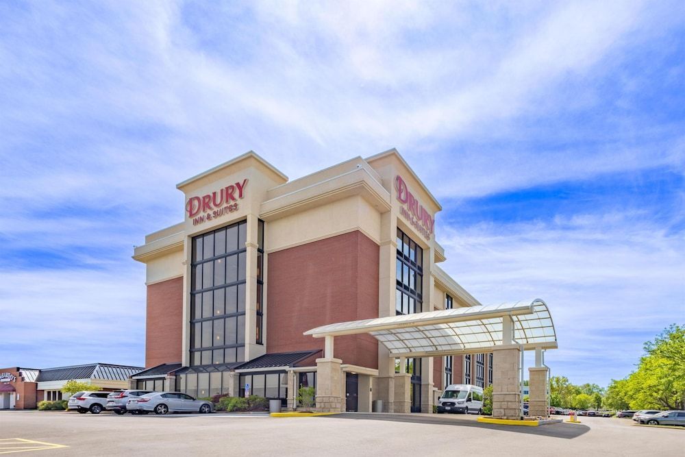 Drury Inn & Suites St. Louis Airport 1