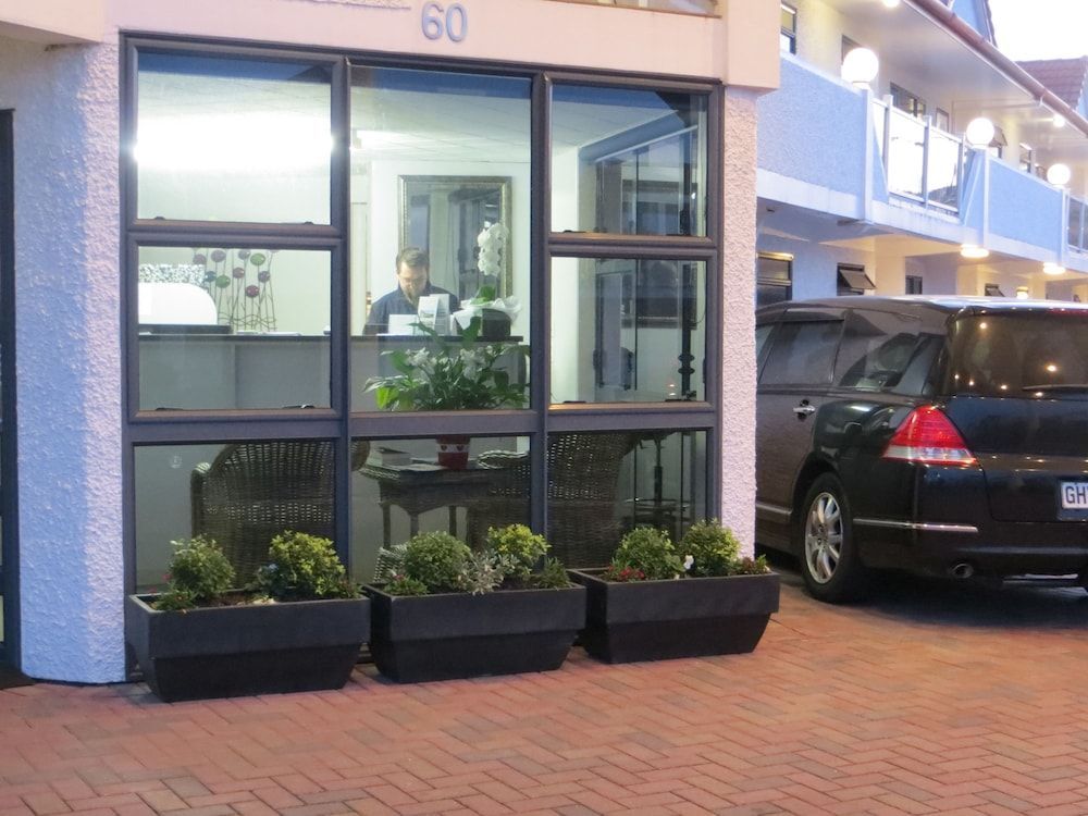 Harbour View Motel on Ahuriri Beach in Napier NZ with sea view suites 2