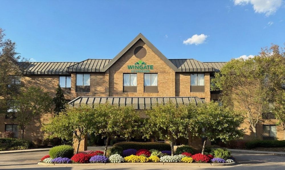 Wingate by Wyndham Utica 1