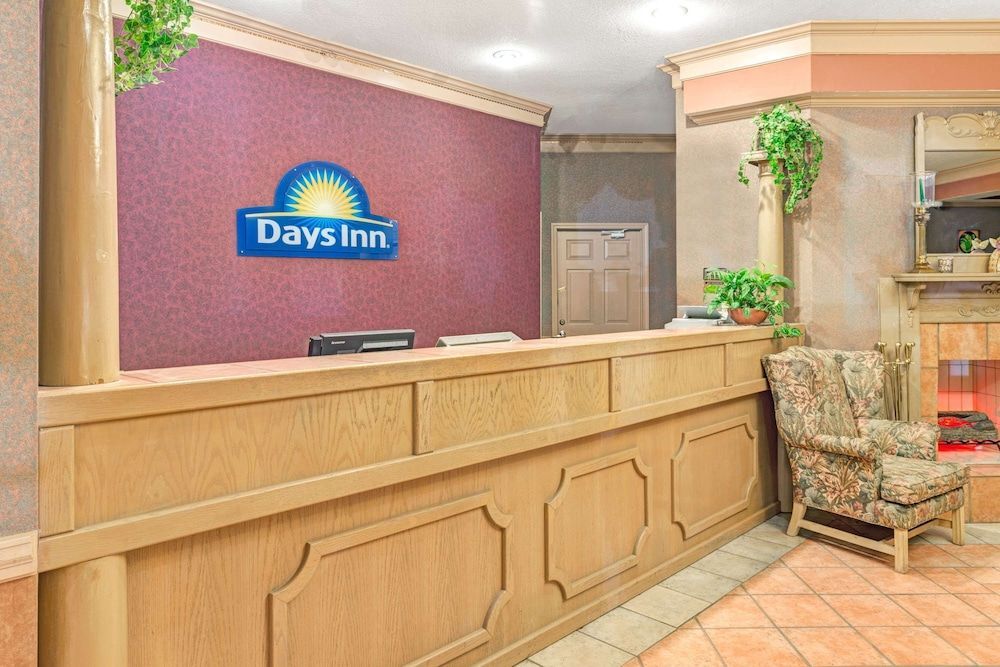 Days Inn & Suites by Wyndham Osceola AR 2